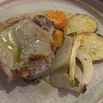 ビストロビュベール - 低温調理した塩こうじ国産鶏モモ肉ステーキ