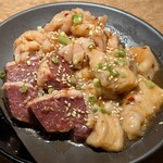 近江牛ホルモン いるもん - 左下 ハツ      右下 ホルモン    上 は上ミノ