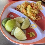 Quán Hủ Tiếu Thịt Bằm - trái chanh, ớt