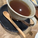 野菜とつぶつぶ アプサラカフェ - ハニー、ジンジャーティーホットですごく良い香りで癒されます