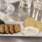 純米酒専門 YATA - クリームチーズのわさび和え(いぶりがっこ付)