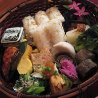 赤坂とゝや魚新 - 炭篭弁当