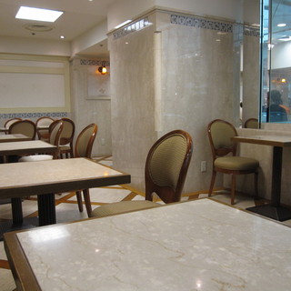 ケーニヒスクローネ_2