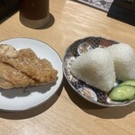 煮干しのビリー -      塩唐揚げ150円                  おにぎり2ヶ250円