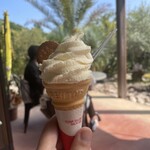 カフェ・リヴィエラの小屋 - 料理写真:ソフトクリーム（ミレー付き）