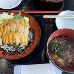 お魚いちば おかせい - 訪問日 2025.6.8(日)
      近海雲丹丼　　　4000円（税込）