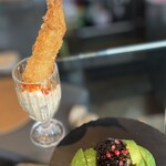 アケボノスタンド - エビフライタルタル 300円。