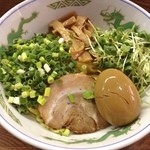 油屋  - 油そばのゆず塩味。味玉トッピング。