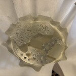 玄品 吉祥寺 ふぐ・うなぎ・かに料理 - ・純金鍋コラーゲン：スープにとろみとコクが加わる。 ・てっちり：鍋料理の王道。あっさりしていながらもコクがあるため、飽きがこない。 ・雑炊：ふぐの上品な旨味がスープに溶け出し、卵とご飯を加えて、最後まで楽しめた。