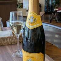 リストランテ アクアパッツァ - ランチサービスのスパークリング