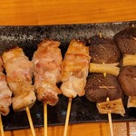 炭火焼とりもつ焼き 鶏冠 - 