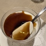 月苑飯店 - コレ  杏仁豆腐好きにはたまらない 黒糖 杏仁豆腐