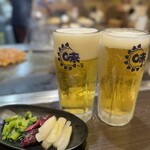味乃家 - ビール2本まとめて注文するのが「オレ流」(´◡͐`)
      店員さんみんないそがしいからまとめて頼むのです
      昼間っからビールなんか空けちゃって♪♪