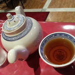 五修堂 - ジャスミンティー飲みながら待ちます（２０１４年８月）。