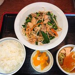 はこだて屋台ラーメン松島店 - 肉ニラ定食 (スープ付)