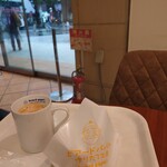 ビアード・パパ - ドリンク写真:ちょっとでも　緑みえる席にします