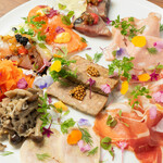 10種の前菜盛り合わせ