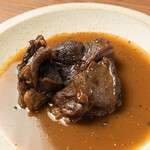 牛肉の赤ワイン煮込み