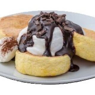 とろけるふわふわ感。焼きたてを味わう職人仕込みのパンケーキ。