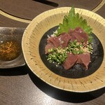 303843013 - 新鮮馬レバー刺し\2,300