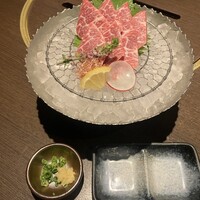 馬桜 下通り店 - 霜降り馬刺し\3,600