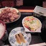 新日本料理 旬味 すずの木 - 若鶏の唐揚げ定食