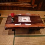 うりずん - うりずん内観、テーブルセット