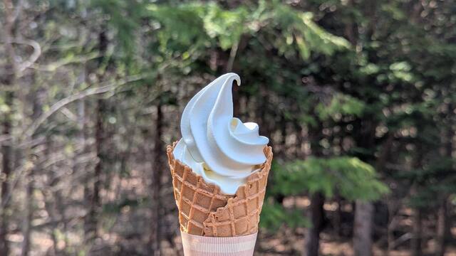 巨大アイスクリーム 富山の“ソウルフード”が復活！？地元民に親しまれた「巨大ソフト