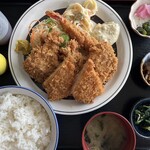 大衆料理 とむら - ミックスフライ(\970)