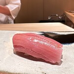 鮨 つぼみ - 鮪 中トロ 背中ちあいぎしの隣 大間（やま幸）
      身質柔らかです♪