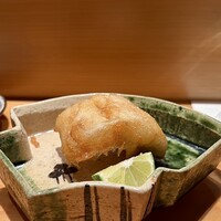 鮨 つぼみ - 太刀魚（竹岡）の揚げもの
                  塩焼きもいいけど揚げた太刀魚も好き♪
                  衣はパリパリ身はふっくらと、とっても美味しいです！