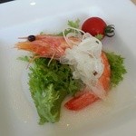 レストラン アバンティ - 中華ランチの「海老とオニオンスライス入りサラダ 」