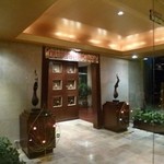 Thai Thai Restaurant Hilton Phuket Arcadia Resort  - 2013.01 ホテルらしい立派な店構えでした。