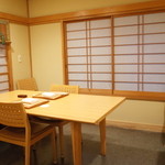 樋口 - 奥に半個室