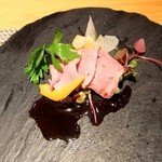 前菜のローストした鴨肉