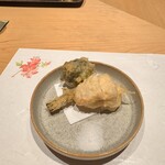 鮨 矢野 - 揚げ物(白子・こごみ)