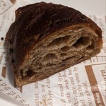 パティスリーエドモント - クランベリーとホワイトチョコ塩パン