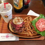 KUA`AINA - ...「ベーコンバーガー・セット（1344円）」、自分で重ねます。。