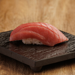 赤坂の高級寿司"鮨箕輪"の大将直伝の握りを居酒屋価格で堪能