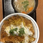 かつや 千葉鎌ケ谷店 - エビロースカツ丼　豚汁（小）