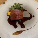 ロテュス - 五島牛ステーキ。2時間かけて丁寧ローストし、最後に薪で風味付けとのこと。良い肉をプロが丁寧に完璧に美味さを引き出すとこんなに美味いんか！と驚きました！