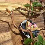 303883277 - ここのアミューズはいつも目でも楽しめて大好き。