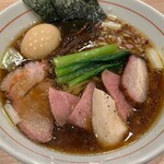 麺処 にし尾 - 旨みたっぷり、醤油の深みがとても美味しい