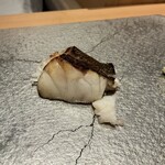 寿司栄 - イサキ