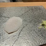 寿司栄 - アワビの柱