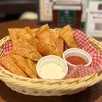 CELTS - ◯トルティーヤチップス¥539
…スナック菓子で出てくると思ったトルティーヤが、
揚げたて熱々のチップスで出てきました！(*ﾟ∀ﾟ*)♪