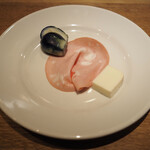 スガハラ - イタリア モルタデッラソーセージ & タレッジョチーズ & 薄皮茄子の漬物