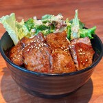 広島牛焼肉 青ひげ - 厚切り焼肉丼（並盛）