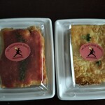 レ グルモンディーズ - 左　ベシャメルソースのミートラザニア、右　ボロネーゼ風アッシパルマンティエ