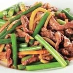 Stir-fried beef and garlic sprouts